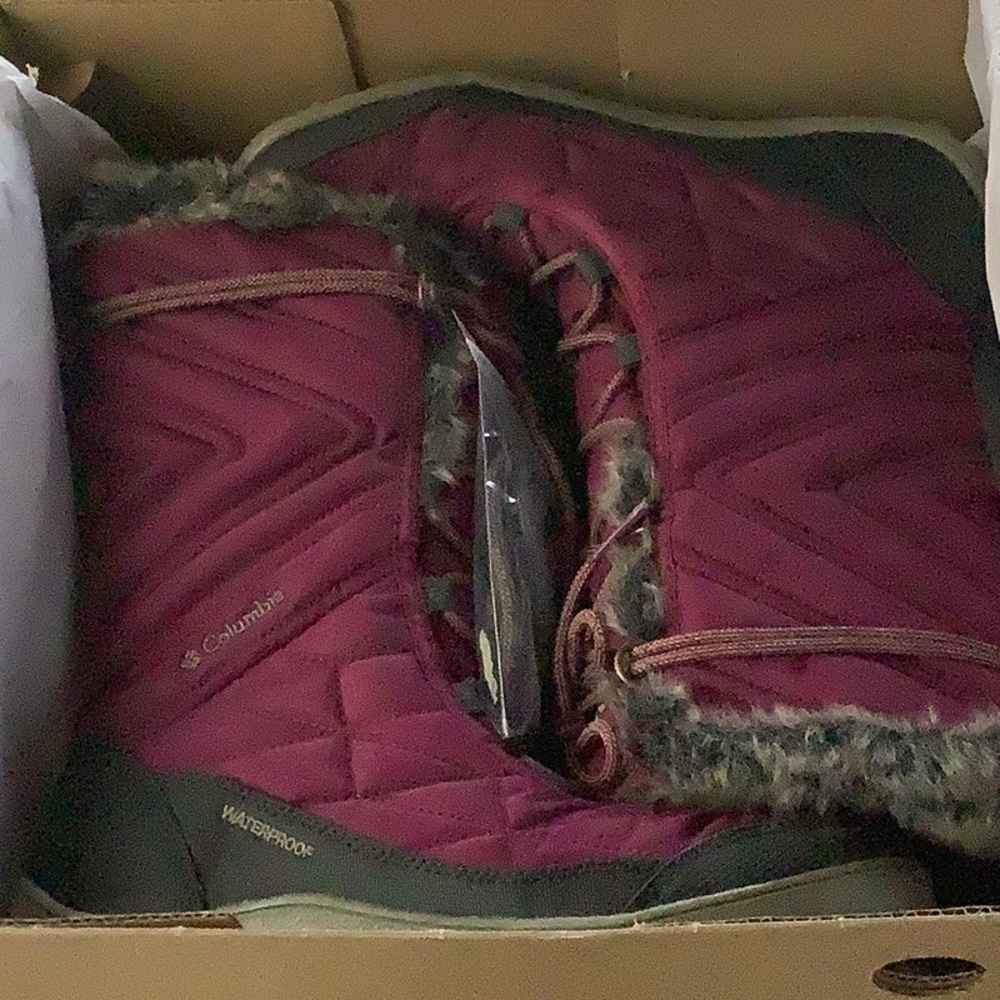 Columbia Minx Mid lll size 10